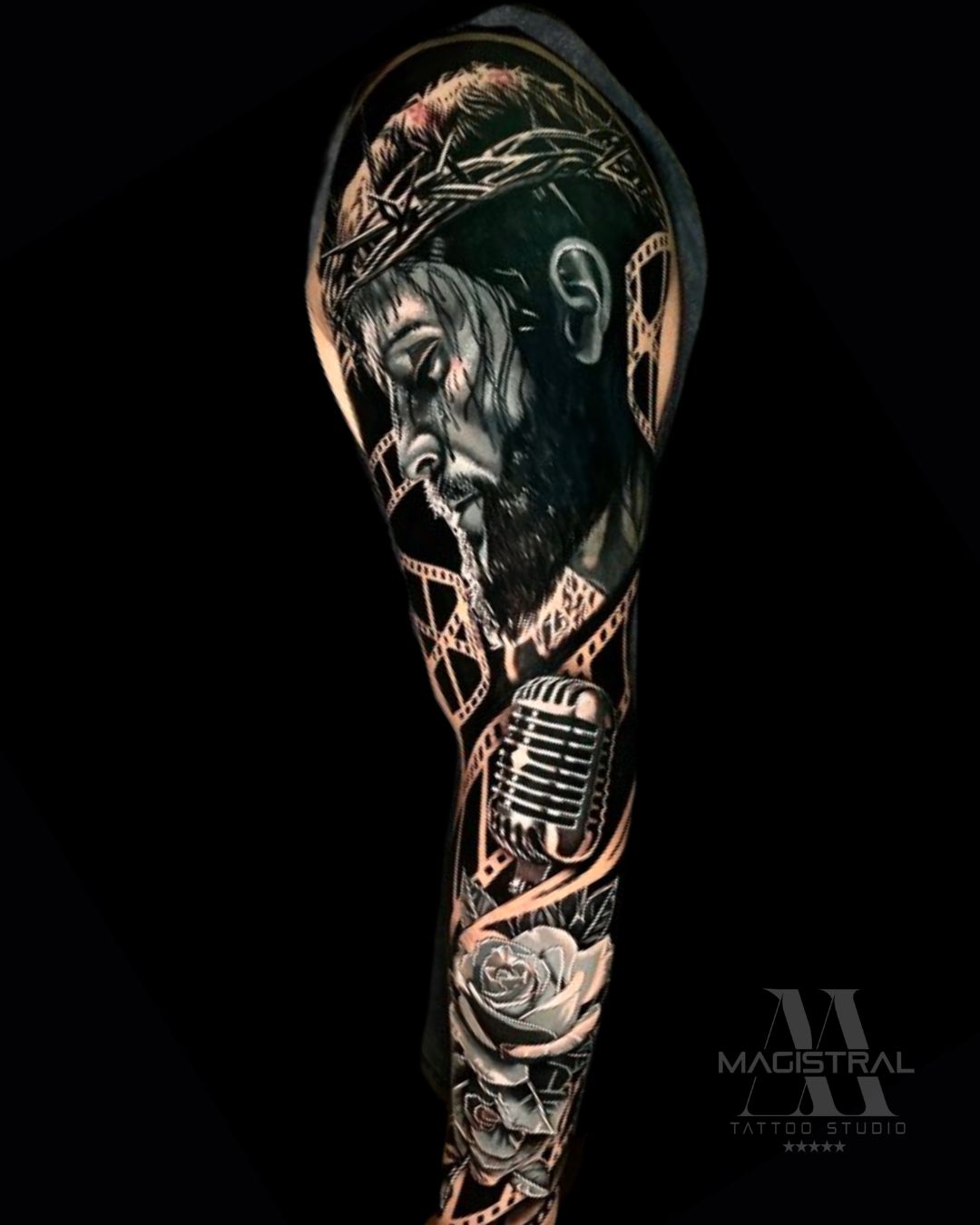 tatuaje-cover up-black-and-gray-religioso-brazo externo-guadalajara.jpg
